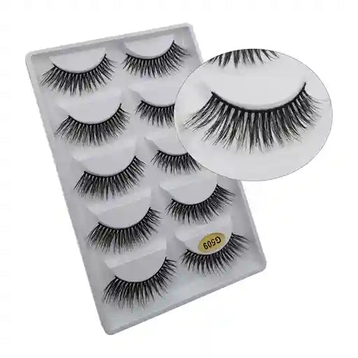 Set of false eyelashes in a packaging tray with a close-up inset.